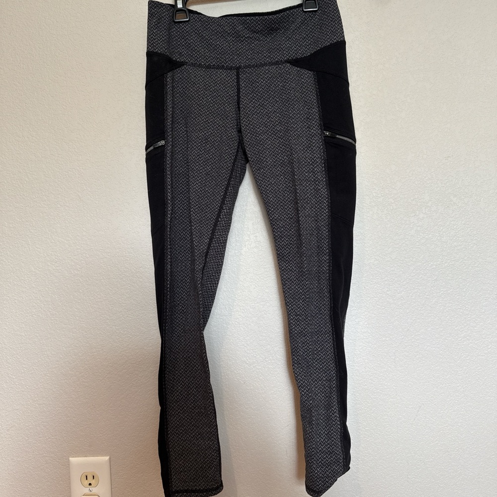 Black and Gray Patterned Leggings
